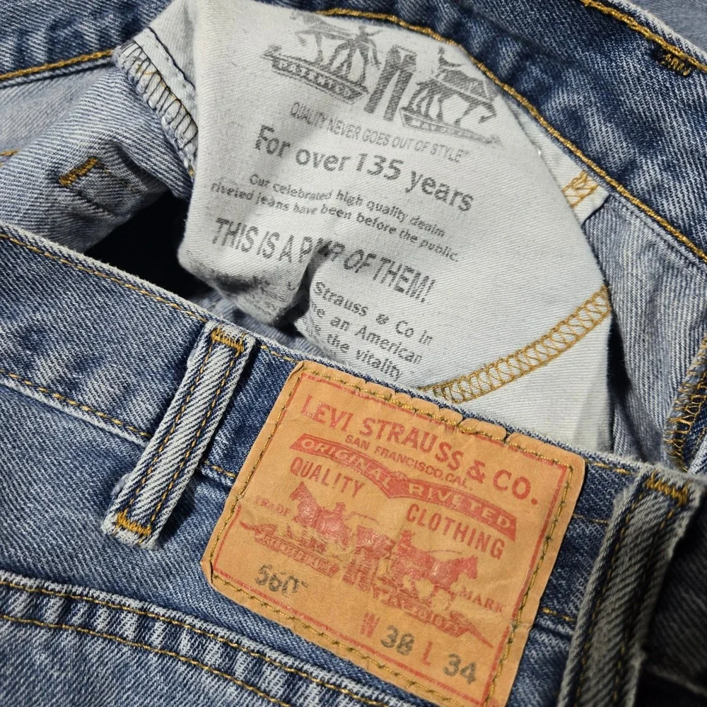 Levi's 560 Comfort‎ Fit Jeans 38x34 - Light Wash Baggy Tapered Barrel Jeans